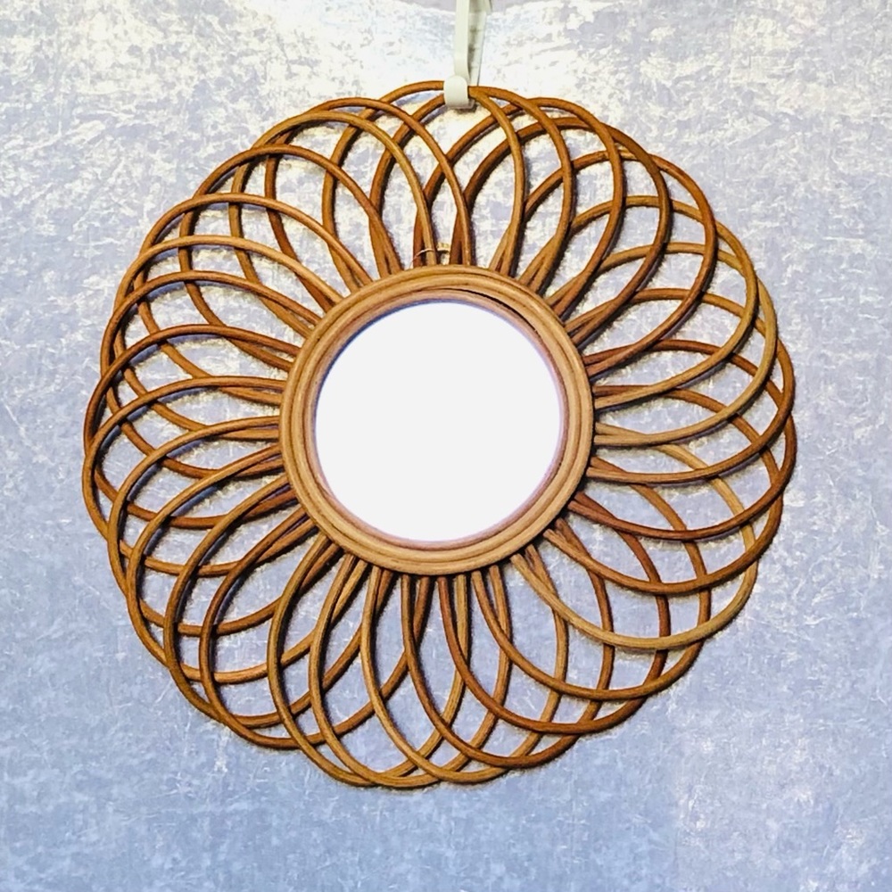 Large Round Rattan Mirror 22.5” - Picture 2 of 12